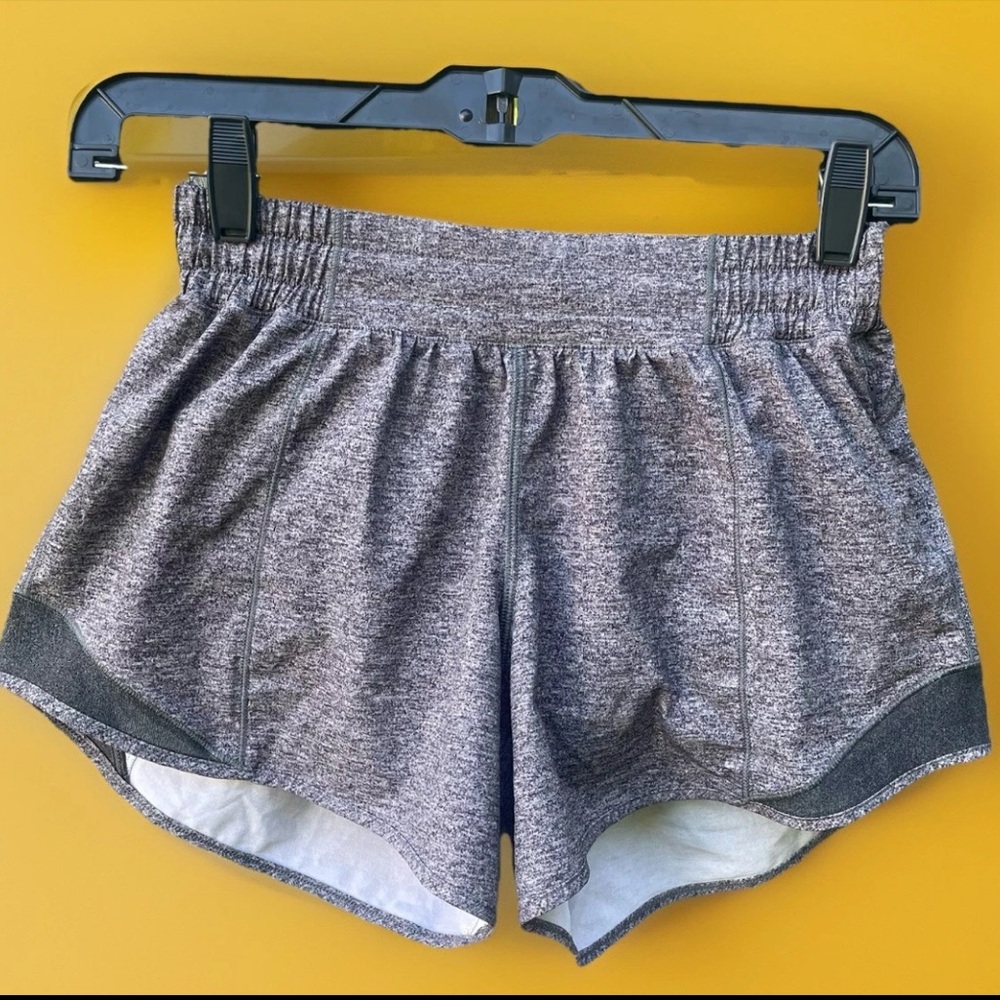 Lululemon Hotty Hot Shorts II Womens 4 Tall Gray Heather Lux Lightweight Running